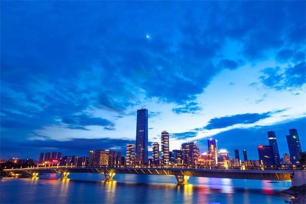 制定精準(zhǔn)企業(yè)戰(zhàn)略，引領(lǐng)企業(yè)邁向卓越發(fā)展新高度