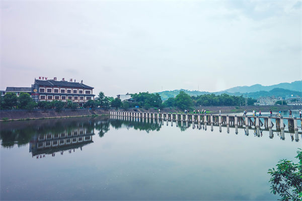溫州戰(zhàn)略咨詢公司如何助力企業(yè)精準(zhǔn)定位市場？