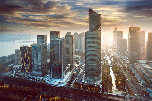 市場突變計劃失效，年度計劃如何靈活應(yīng)對突發(fā)情況？